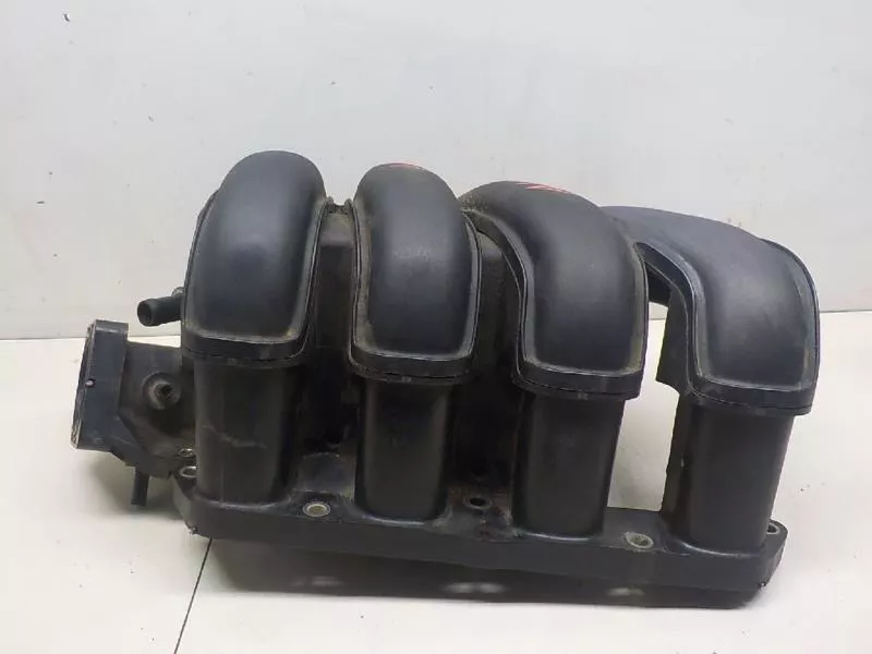 Впускной коллектор ST302389 Впускной коллектор ST302389