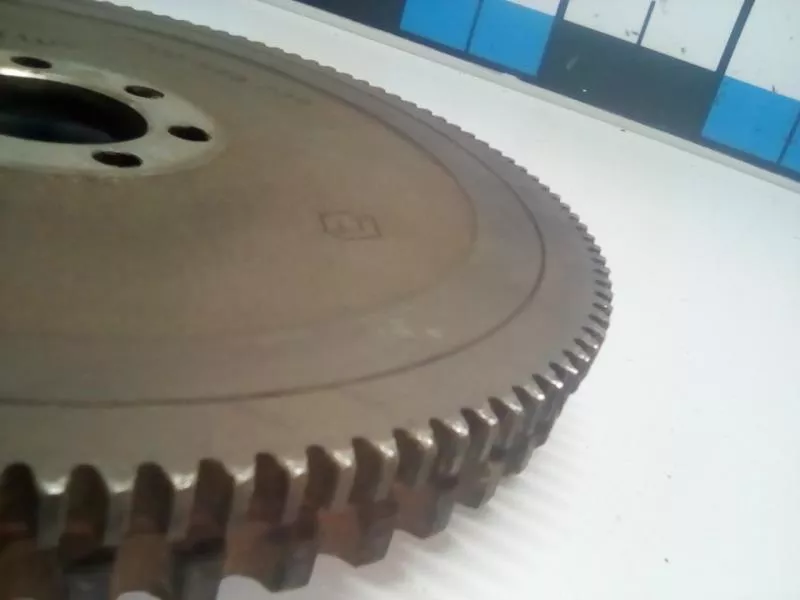 Маховик двигателя BS265904