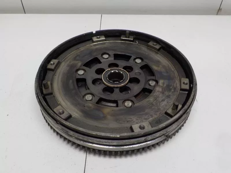 Маховик двигателя BS267350