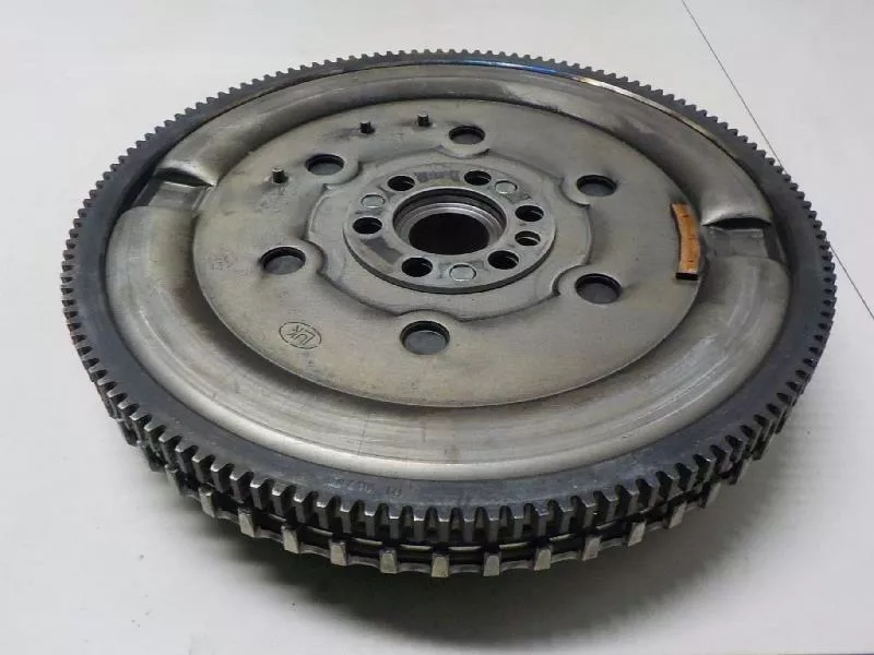 Маховик двигателя BS267748