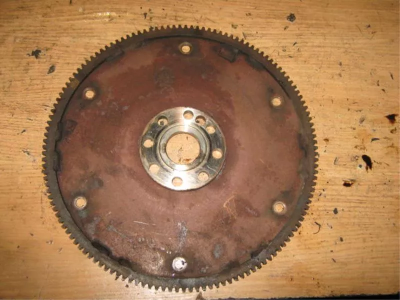 Маховик двигателя BS266813