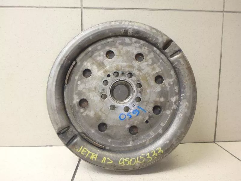 Маховик двигателя BS267723