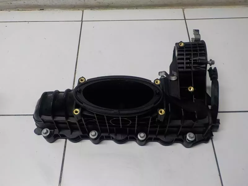 Впускной коллектор ST302543