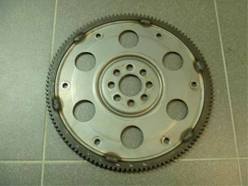 Маховик двигателя BS264423