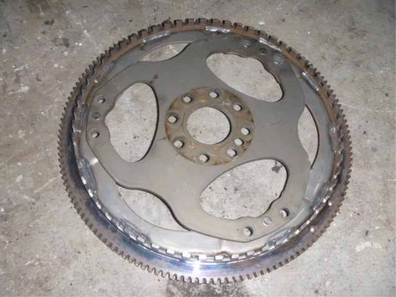 Маховик двигателя BS263631