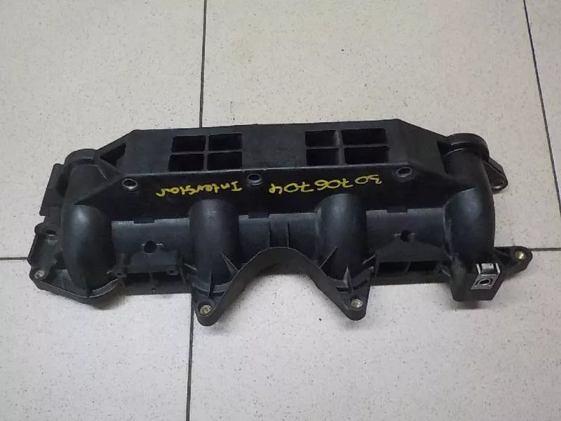 Впускной коллектор ST302309 Впускной коллектор ST302309