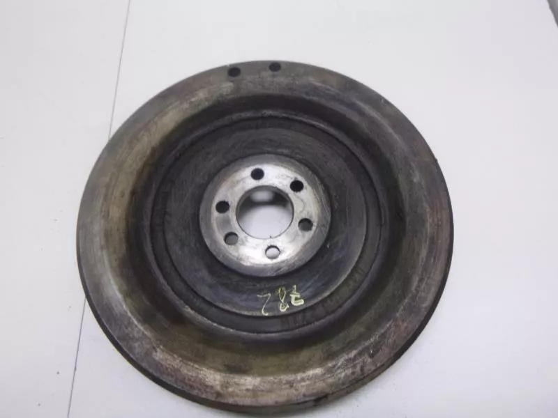 Маховик двигателя BS267376