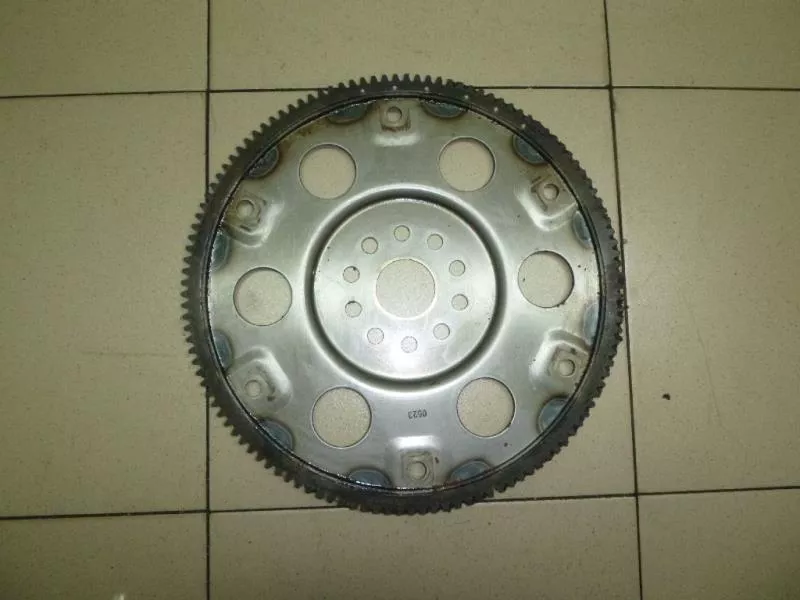 Маховик двигателя BS266098