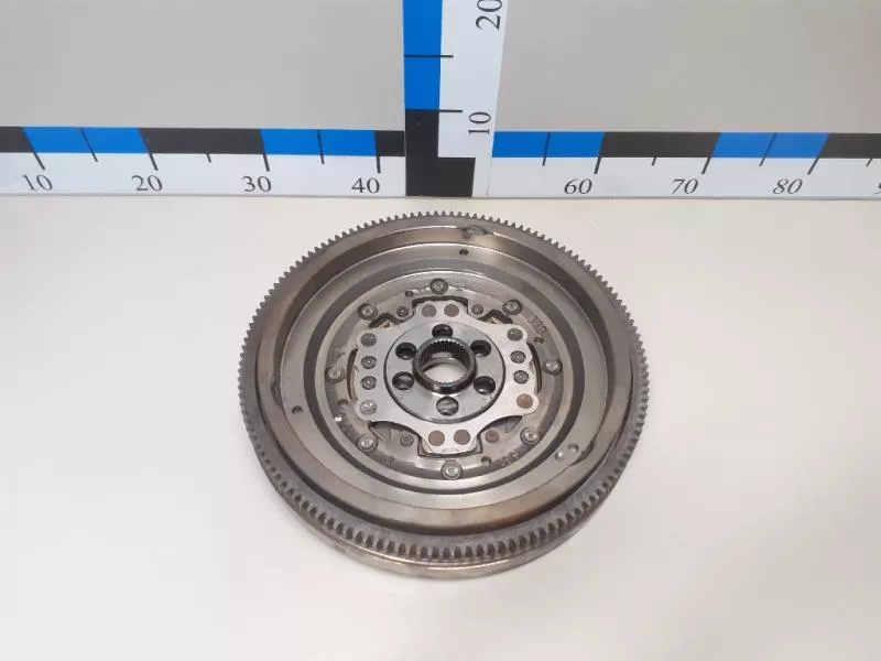 Маховик двигателя BS267697