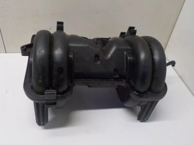 Впускной коллектор ST303277 Впускной коллектор ST303277