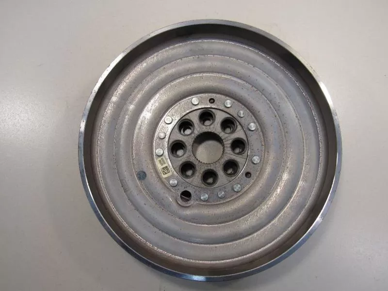 Маховик двигателя BS268030