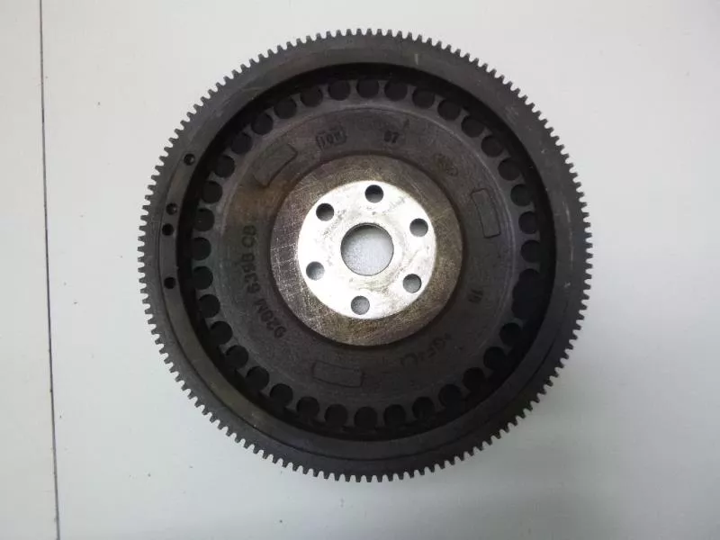 Маховик двигателя BS267281