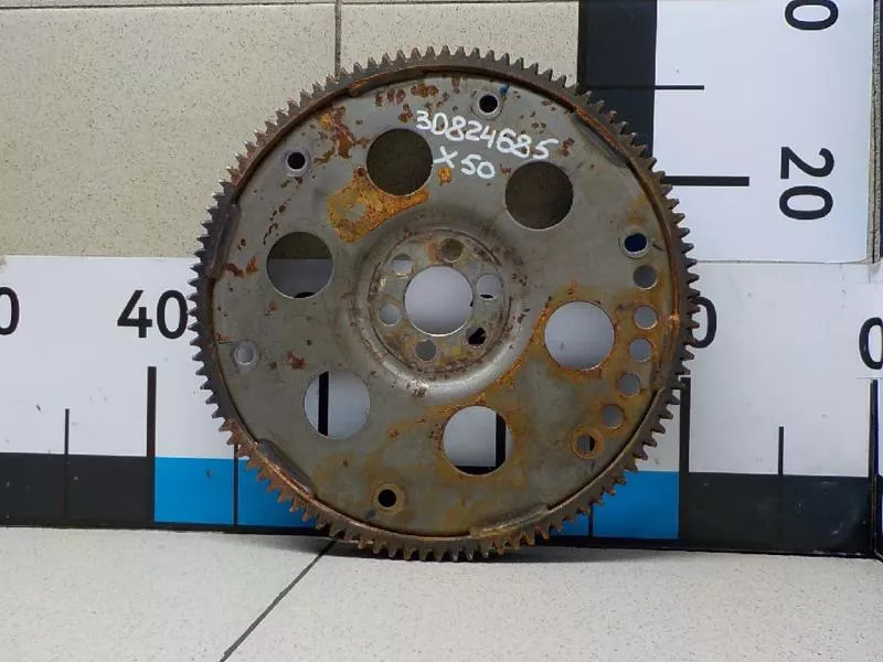 Маховик двигателя BS266459