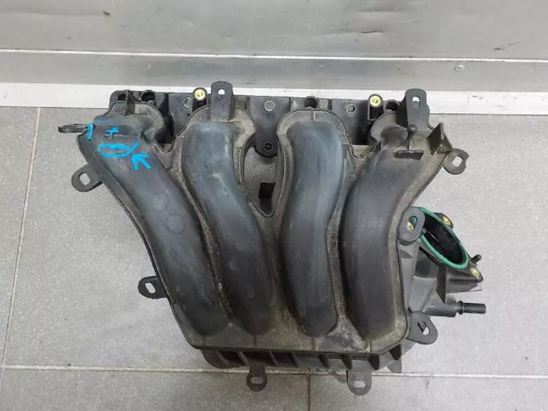 Впускной коллектор ST301795 Впускной коллектор ST301795