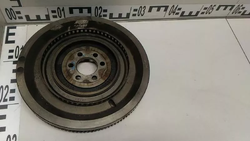 Маховик двигателя BS264108