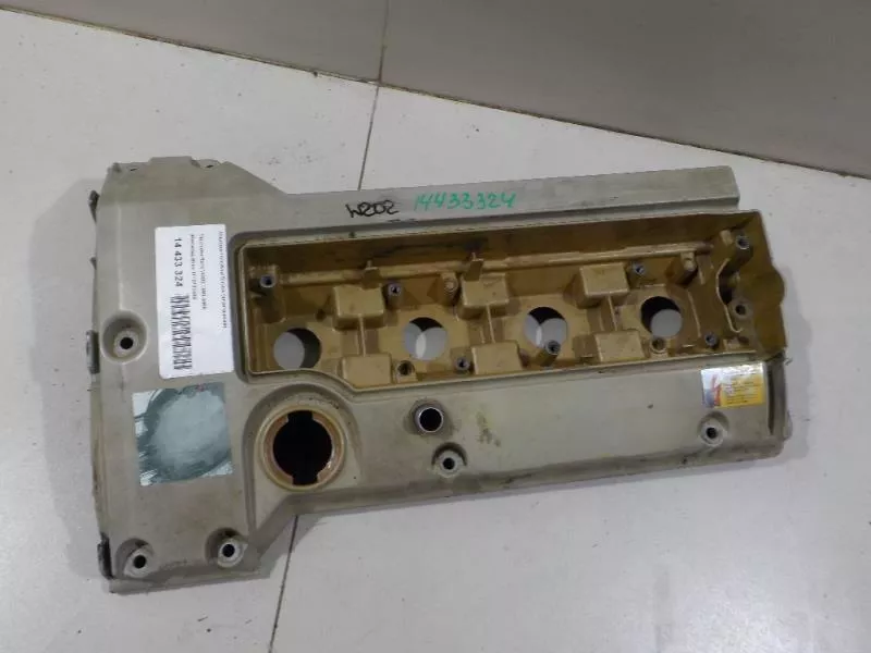 Клапанная крышка ГБЦ BS68272 Клапанная крышка ГБЦ BS68272