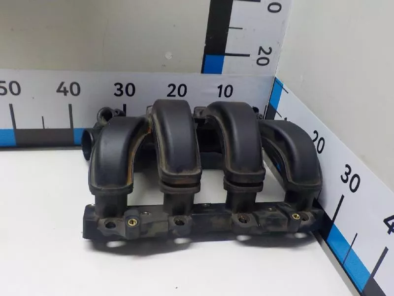 Впускной коллектор ST301654 Впускной коллектор ST301654