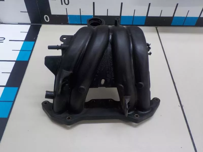 Впускной коллектор ST301413 Впускной коллектор ST301413