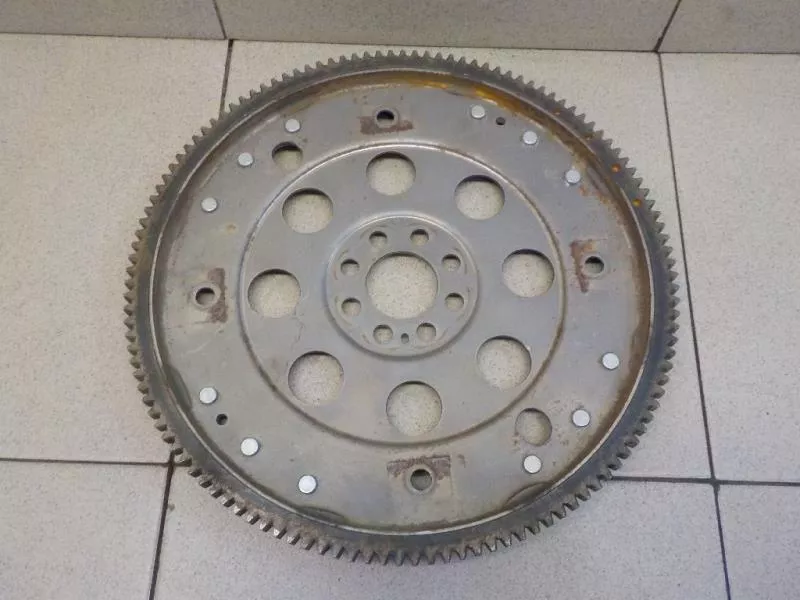 Маховик двигателя BS266836