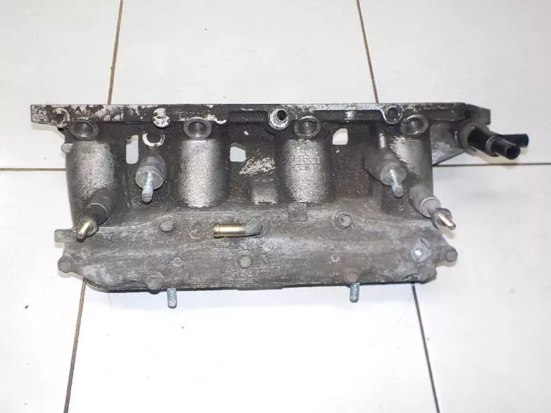 Впускной коллектор ST298570 Впускной коллектор ST298570