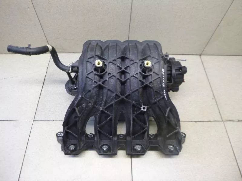 Впускной коллектор ST301579 Впускной коллектор ST301579