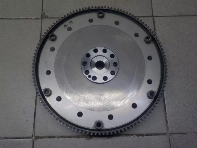 Маховик двигателя BS266034