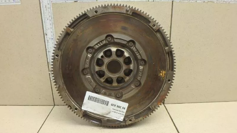 Маховик двигателя BS267811