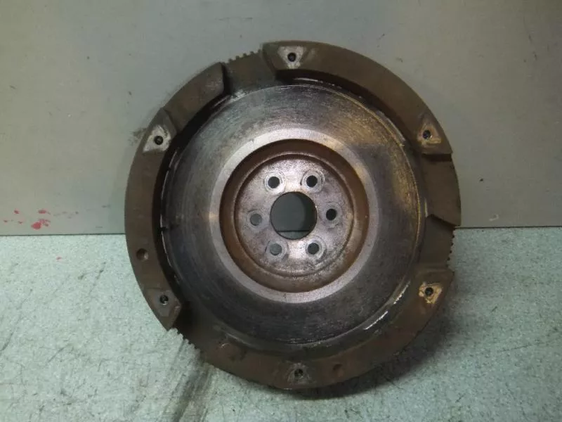 Маховик двигателя BS265634