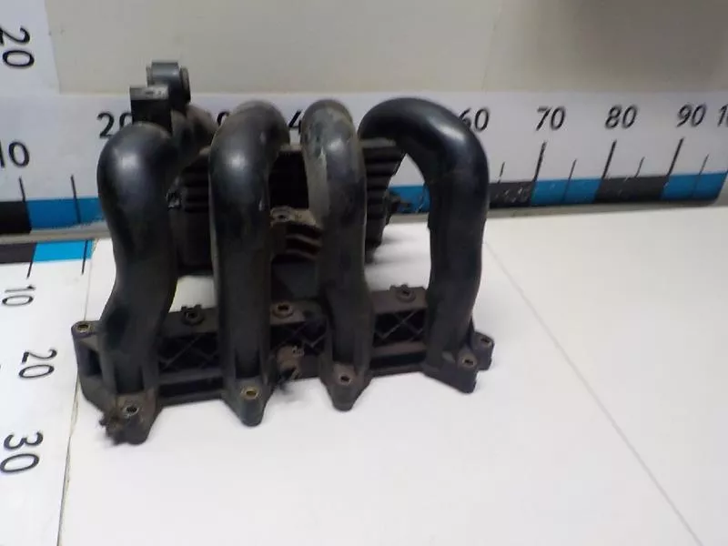 Впускной коллектор ST302795 Впускной коллектор ST302795