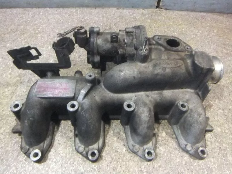 Впускной коллектор ST301854 Впускной коллектор ST301854