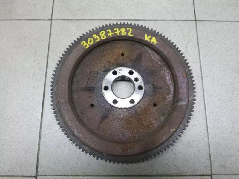 Маховик двигателя BS266075