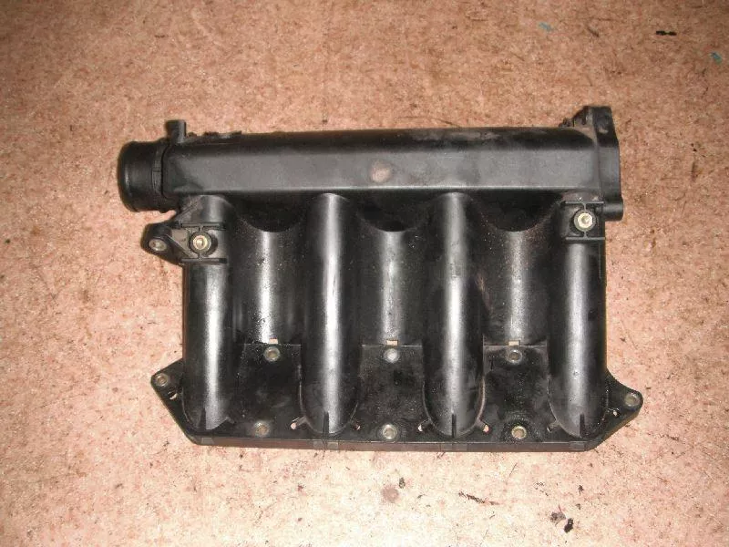 Впускной коллектор ST300940