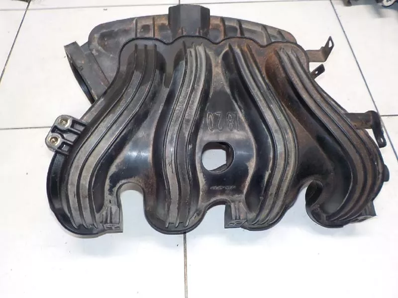 Впускной коллектор ST300266