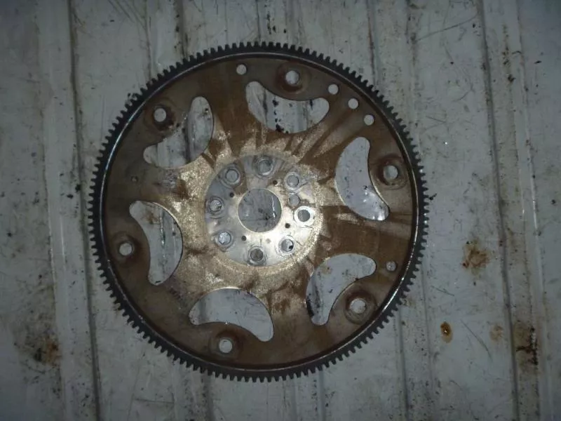 Маховик двигателя BS264755