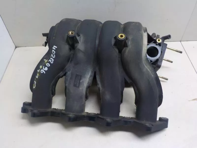 Впускной коллектор ST301184 Впускной коллектор ST301184