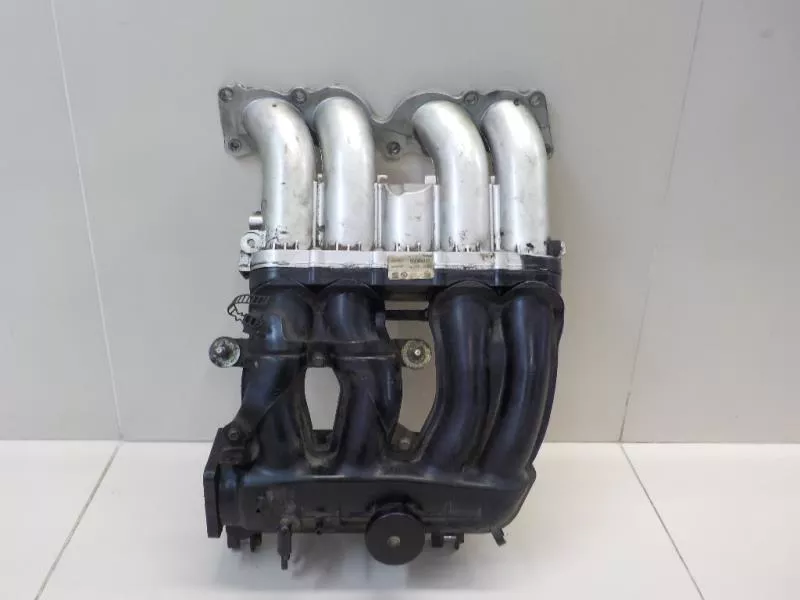 Впускной коллектор ST301372 Впускной коллектор ST301372