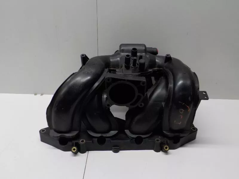 Впускной коллектор ST301071 Впускной коллектор ST301071