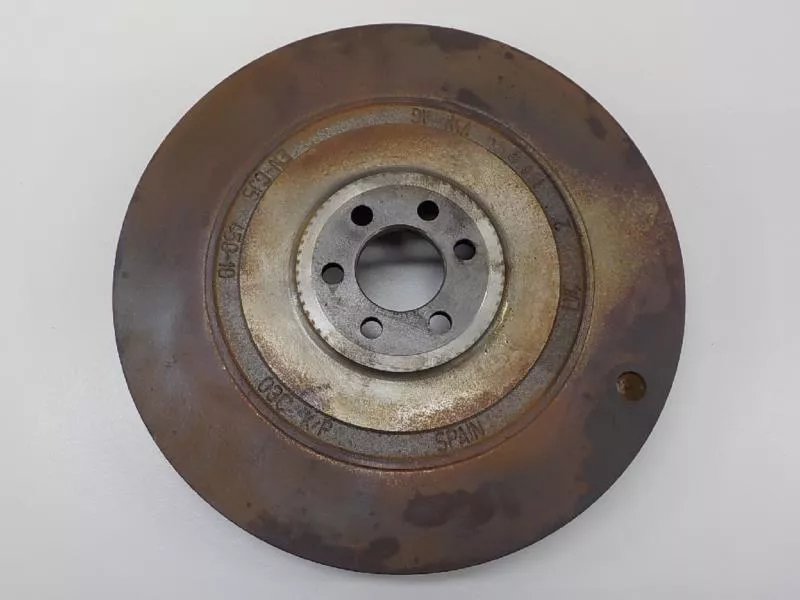 Маховик двигателя BS266879