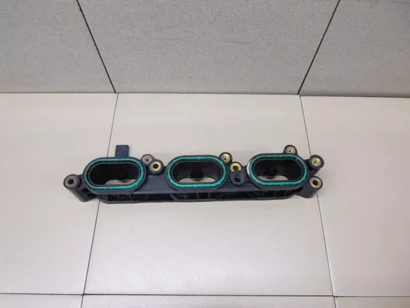 Впускной коллектор ST301164 Впускной коллектор ST301164