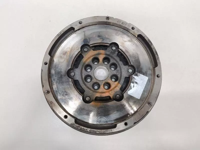 Маховик двигателя BS268019