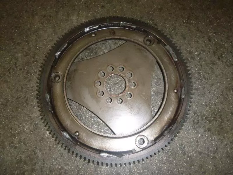 Маховик двигателя BS265048