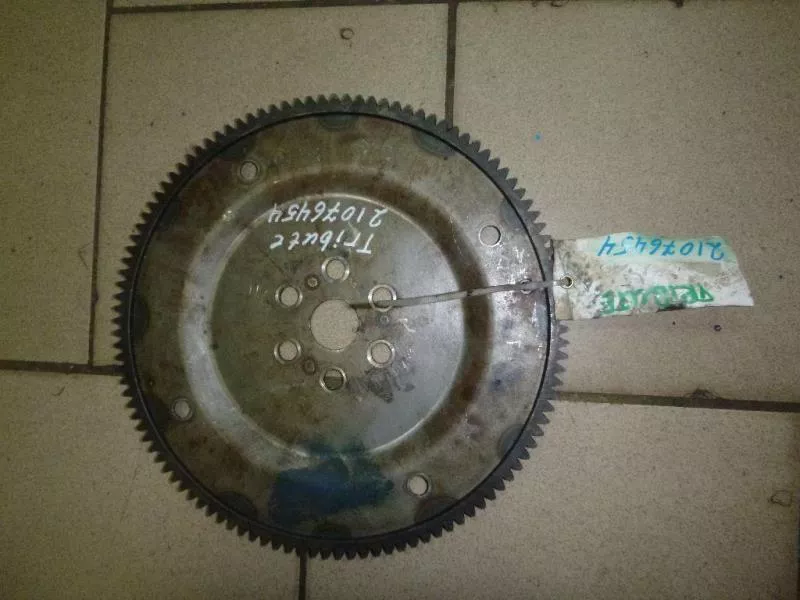 Маховик двигателя BS266230