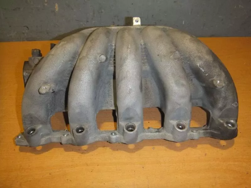 Впускной коллектор ST298205 Впускной коллектор ST298205