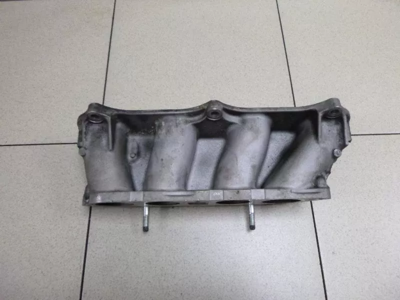 Впускной коллектор ST298600 Впускной коллектор ST298600