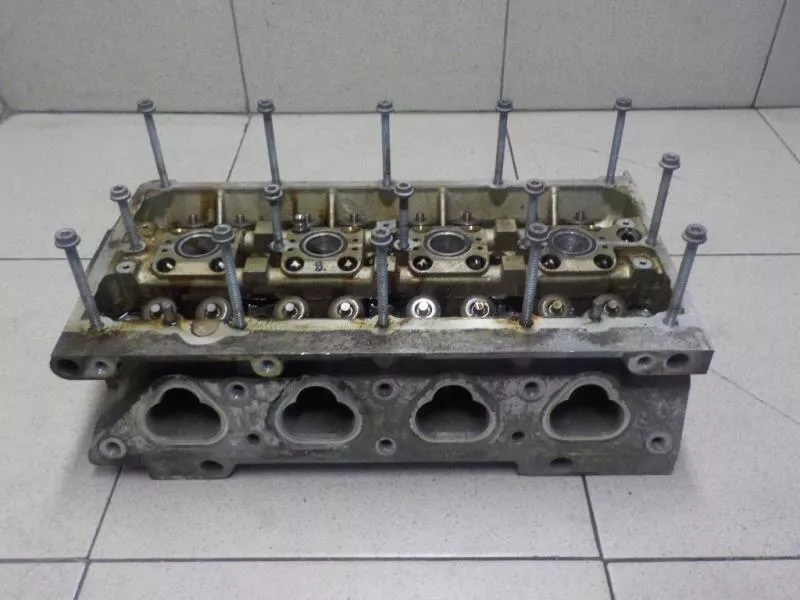 ГБЦ (головка блока цилиндров) ST295823 ГБЦ (головка блока цилиндров) ST295823