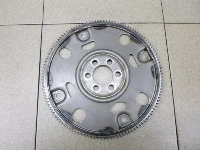 Маховик двигателя BS264054