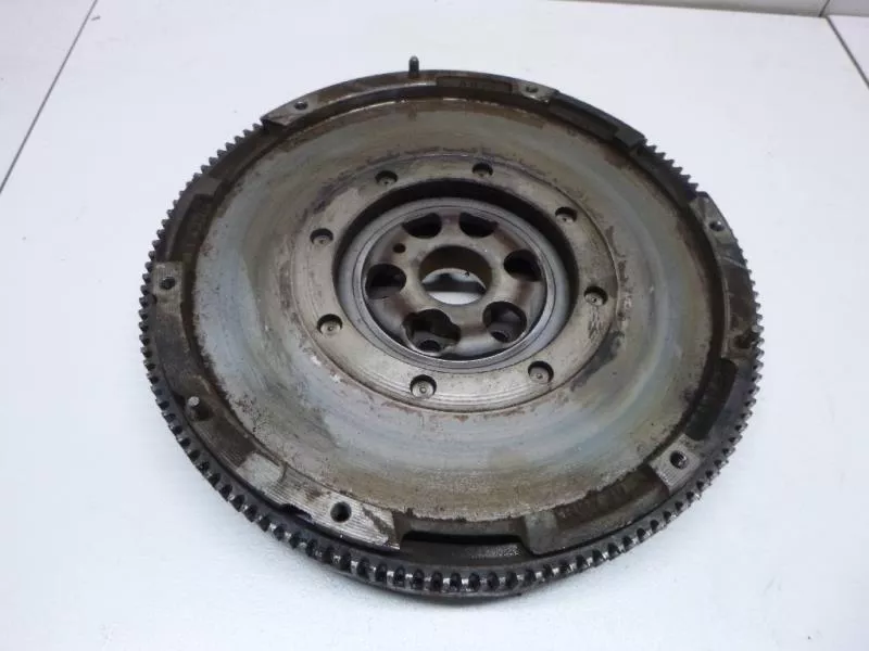 Маховик двигателя BS267277