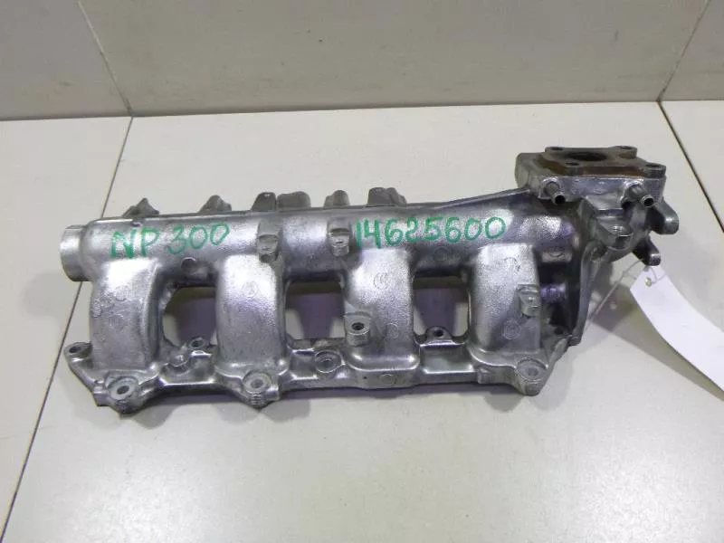 Впускной коллектор ST300362 Впускной коллектор ST300362