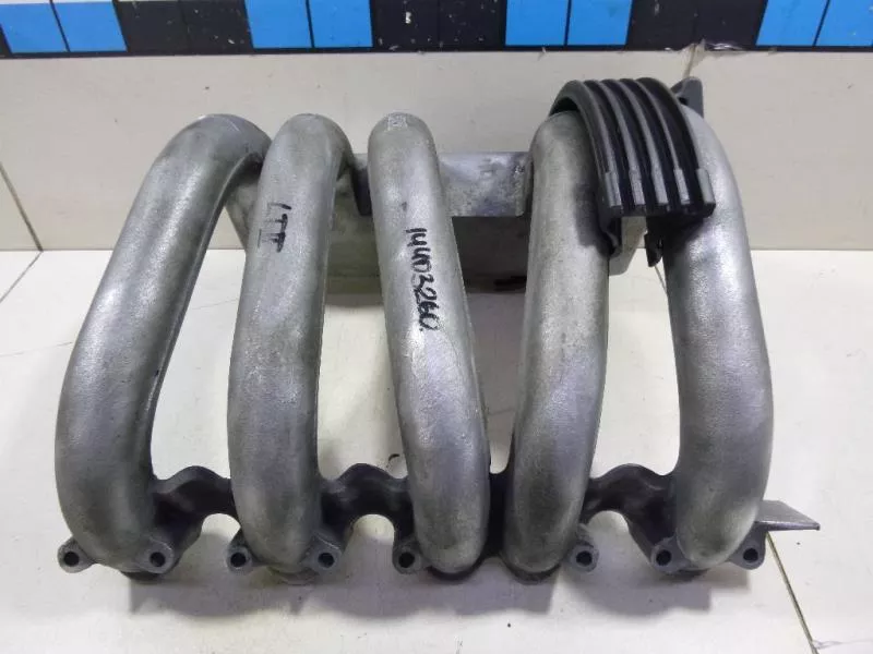 Впускной коллектор ST300257