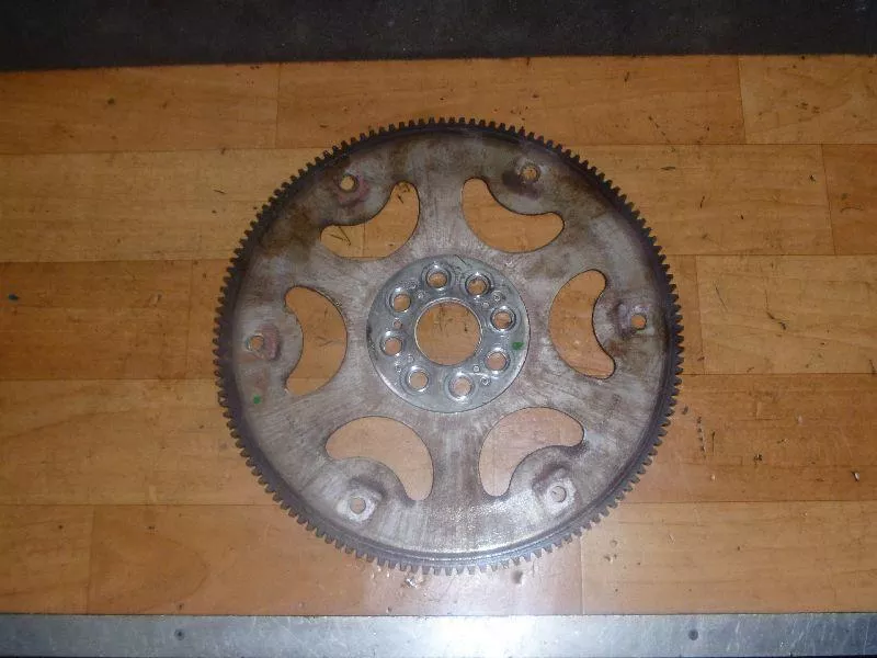 Маховик двигателя BS263439